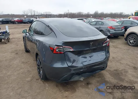 2023 Tesla Model Y Performance Dual Motor All-Wheel Drive z USA, uszkodzony, nr VIN 7SAYGDEF4PF841398